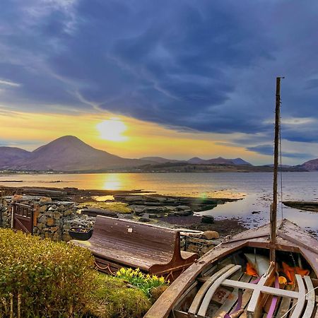 Carnmhor, Isle Of Skye - Stunning 242 Year Old Cottage On Its Own Sea Shore! Breakish ภายนอก รูปภาพ