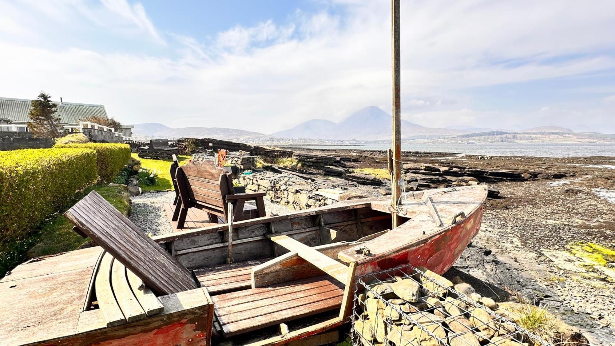 Carnmhor, Isle Of Skye - Stunning 242 Year Old Cottage On Its Own Sea Shore! Breakish ภายนอก รูปภาพ