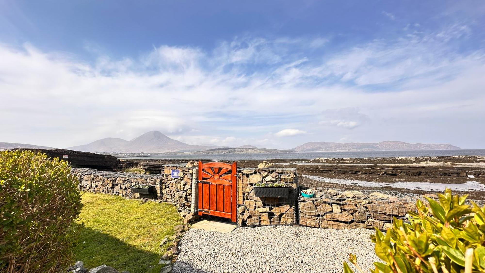 Carnmhor, Isle Of Skye - Stunning 242 Year Old Cottage On Its Own Sea Shore! Breakish ภายนอก รูปภาพ