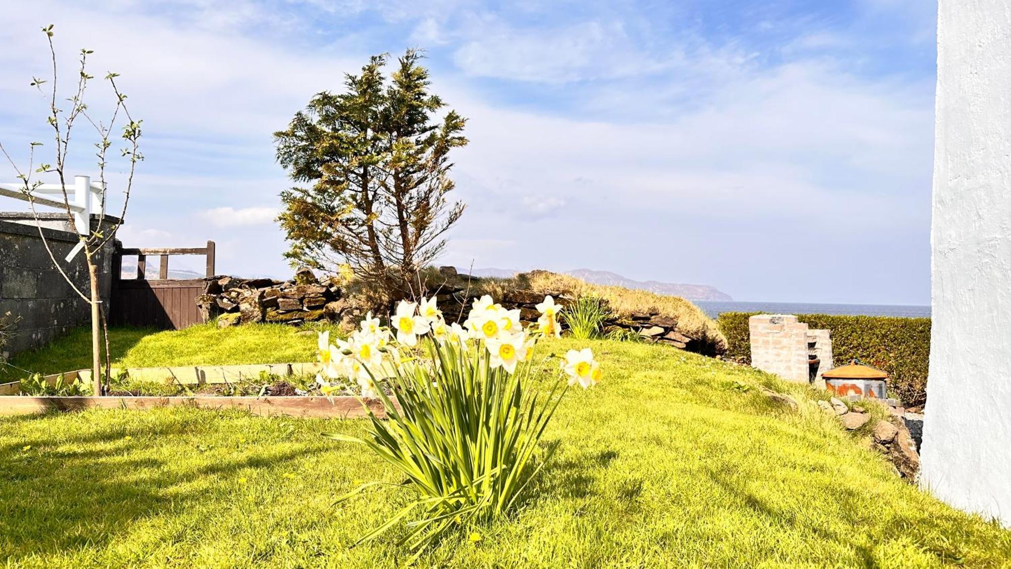 Carnmhor, Isle Of Skye - Stunning 242 Year Old Cottage On Its Own Sea Shore! Breakish ภายนอก รูปภาพ